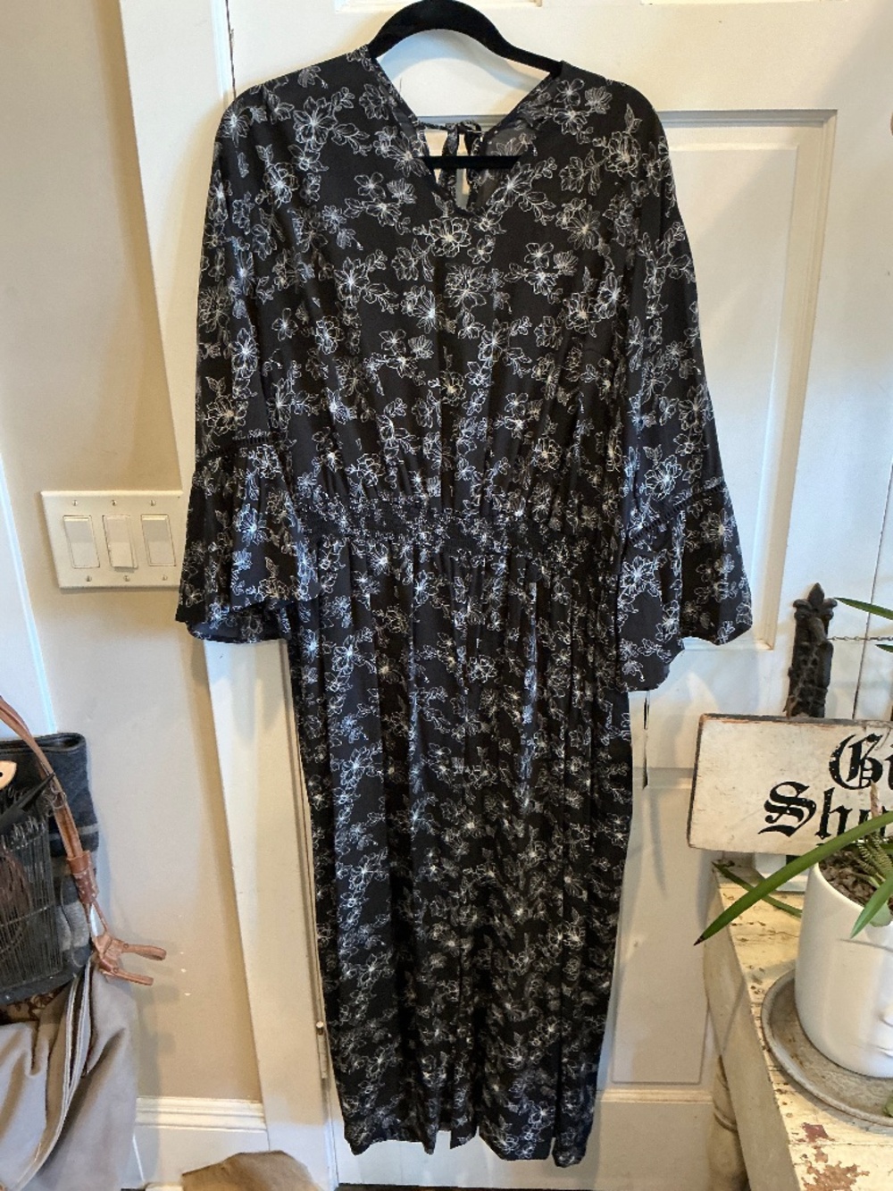 Ava Viv black floral jumper! Brand new with tags! Plus size 4x